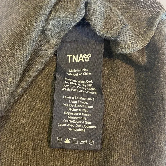 TNA Olive Raglan Long Sleeve Tee Raw Curved Hem US S - Picture 12 of 15